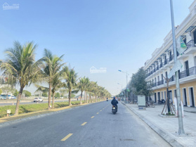Bán lô shophouse mặt đường 50,5m, nhà có thang máy, kinh doanh ngay. LH: 0908 206 369