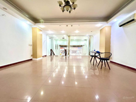 Cho thuê mặt bằng trệt+ lầu 50m2, 130m2 ngang 6m ở Khánh Hội Quận 4 giá chỉ 30 tr/th