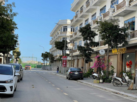 Thanh toán 2.2 tỷ. Bàn giao nhà, sang tên sổ ngay (bao phí). Lh: 0966 343 969