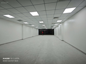 Cho thuê nhà mặt đường Trần Nguyên Hãn mặt tiền 10m, DT 350m2 tầng thông sàn đẹp, vỉa hè cực rộng