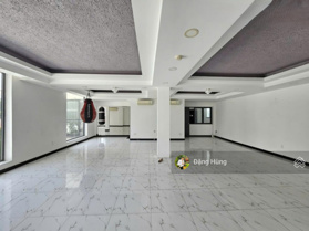 Cho thuê sàn văn phòng trong tòa nhà mặt tiền Quốc Hương, Thảo Điền (240m2). Giá thuê 45tr/th