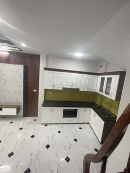 Bán nhà ở Đức Giang, 5 tầng mới, ngõ ô tô, chính chủ bán với giá rẻ, không mua thì tiếc