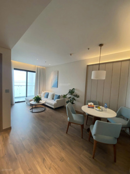 Bán cắt lỗ chỉ còn 4 tỉ căn hộ A La Carte Hạ Long vị trí sát biển DT 71m2 miễn phí dịch vụ 10 năm