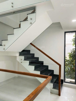 Bán nhà riêng tại Nguyễn Thị Minh Khai, 8,3 tỷ, 37m2, 3PN, 3WC, Q1, HCM