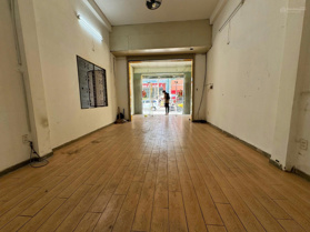 Mặt bằng kinh doanh ngay chợ Hoàng Hoa Thám Tân Bình, khu vực sầm uất đông dân qua lại