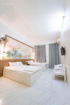 Bán khách sạn Sầm Sơn kinh doanh tốt. diện tích 1000m2. giá bán gấp