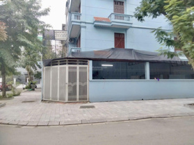 Bán nhà mặt phố 2 mặt tiền đường Dương Đình Nghệ, diện tích 167m2, 4 tầng 5PN có sân vườn