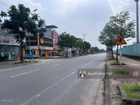 Chính chủ bán gấp 102m2 làn 1 chợ Sam Sung Phổ Yên, kinh doanh được mặt trước và sau giá rẻ cắt lỗ