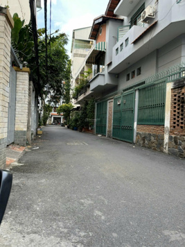 Gia đình căn nhà HXH Nguyễn Thượng Hiền, Bình Thạnh, nhà đẹp tiện vào ở liền trước Tết