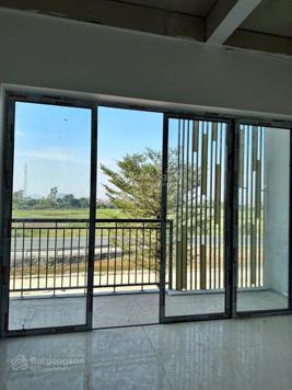 Bán nhanh căn shophouse đã xây 5 tầng ở và kinh doanh, sổ đỏ có sẵn, giá thương lượng