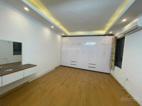 Bán nhà Đông Dư cách cầu Thanh Trì 200m 38m2 x 4 tầng ô tô đỗ cửa ngõ thông ra hồ