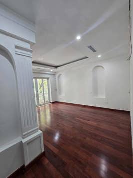 Bán Biệt Thự Quận Thanh Xuân-Thang máy-oto-vỉa hè - Phân Lô.chỉ 6x tỷ