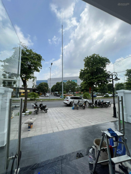 Cho thuê shophouse trục chính HA02, gần phía chung cư, biển hồ, giá tốt nhất 20tr/ th