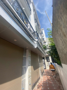 Nhà Ngãi Cầu, 32m2*5T, ô tô đỗ gần vị trí sầm uất, gần KĐT Nam An Khánh, gần đường 72. Giá 4,15 tỷ