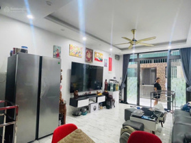 Gấp! Bán nhà riêng 40m2 tại đường Thống Nhất, 4,5 tỷ, 2PN, 3WC, Long Biên