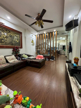 Bán Nhà Ngọc Lâm Long Biên trước nhà vỉa hè ôtô tránh kinh doanh. DT 45m2