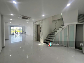 Shophouse song hành Lakeview 1 trệt - 1 lửng - 3 lầu có thang máy, điều hoà giá thuê chỉ 42tr/th