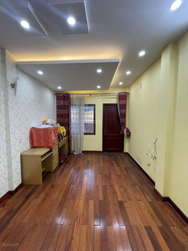 Bán nhà mặt phố Trịnh Hoài Đức, Đống Đa, view SVĐ Hàng Đẫy. Tiện kinh doanh LH 0983 320 949