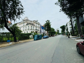 Cho thuê shophouse góc Hưng Vượng 2, 100 triệu, 360m2, đẹp, nhiều tiện ích