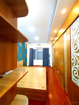 Bán nhà mới về ở ngay ngõ 3 gác phi - 34m2*6T - 7 tỷ phố Trần Thái Tông - Cầu Giấy
