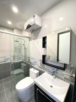 Bán nhà mới Phố Văn Cao, 4 tầng có thang máy gần ngay đường trục Văn Cao. LH 0904 097 566