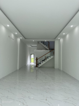 Cho thuê nguyên căn shophouse mặt tiền đường 22/12 Thuận An, Bình Dương, sát chợ đêm Hoà Lân