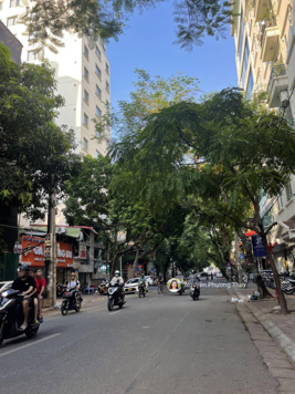 Bán khách sạn 4* SIÊU VIP mặt phố quận Hai Bà Trưng, giáp Hoàn Kiếm, 30 tỷ/năm, 555m2 x 16 tầng