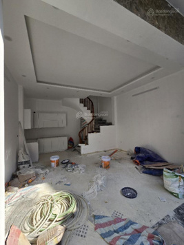 Nhà mới đẹp 5 tầng ô tô đậu cạnh phố Đông Ngạc, Bắc Từ Liêm 33m2 giá 4.95 tỷ