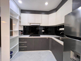Cần cho thuê căn hộ ở ngay được 3PN 95m2 giá 18tr/tháng 4 máy lạnh, rèm, bếp, bình nóng lạnh