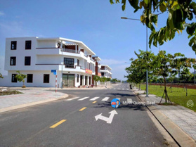 Giỏ hàng 14 căn Shophouse KĐT Bàu Xéo đường D11, 3 tầng, 100m2, chỉ 3,5 tỷ, có căn góc 2 MT vip
