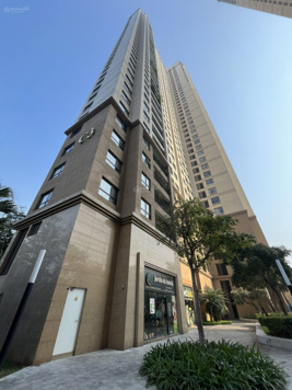 (View hồ). Bán 2PN 2WC 72m2 ban công ĐN Vinhomes D''Capitale Trần Duy Hưng - full đồ - có sổ đỏ