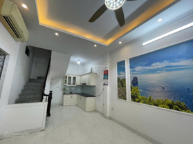 Cực hiếm - chỉ hơn 4 tỷ - Nhà dân xây Thạch Bàn - Mặt tiền hoành tráng - rẻ nhất Long Biên