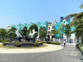 Bán BT view công viên full nội thất, thang máy, sổ đỏ ngay KĐT Ciputra chính chủ bán gấp 73 tỷ