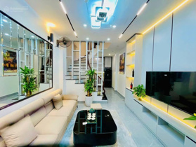 Nhà đẹp đón Tết, 36m2, 4 tầng, giá 5.5 tỷ, ngay phố Triều Khúc, quận Thanh Xuân, cần tiền bán gấp