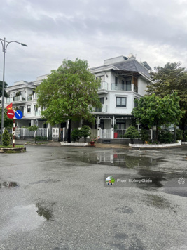 Cho thuê nhà phố góc 10x16m 1 trệt 3 lầu, 4PN 5WC, giá 33 triệu, khu Lakeview City, LH 0935 498 286