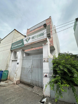 Cho thuê nhà nguyên căn 1 trệt 2 lầu đường Đỗ Xuân Hợp gần Global City giá 13tr/tháng