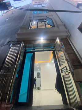 Bán gấp trước tết, NR đẹp tại Đường Phú Đô, 6,9 tỷ, 32m2, 6 tầng, 4PN, 5WC