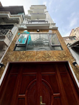 Bán nhà phố Giang Biên 40m2 6tầng giá sốc chỉ còn 7 tỷ, ô tô đỗ cửa, chợ, trường mn c1-c2 chỉ 200m