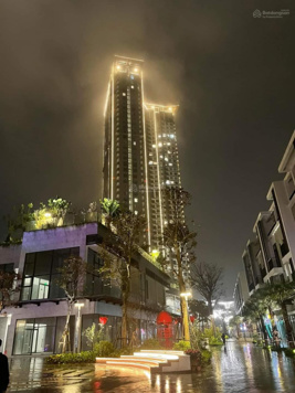 Cho thuê shophouse Ecopark lô góc cực đẹp, 130m2 mặt tiền 14m