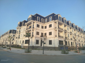 Bán BT đẹp tại Kita Capital Ciputra, 74,5 tỷ, 280m2, 6PN, 5WC, nhiều tiện ích chỉ với