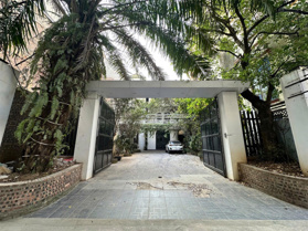 Hiếm, ô tô tránh, 114tr/m2, gần chợ Quảng Bá, 2 bước ra Hồ Tây, 208m2, f0 dành cho khách đầu tư