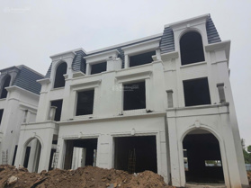 Bán biệt thự khu Thịnh Vượng dự án Hinode Royal Park. Diện tích 278m2 giá 48,5 tỷ. LH: 0966 761 190