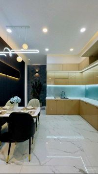 Nhà đẹp 52m2 đường 3/2 P11 Q10. Giá: 3tỷ350 sổ hồng riêng chính chủ. Đang cho thuê 12triệu.