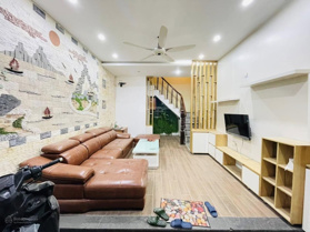 Bán nhà Trương Định. Thoáng trước sau, Bãi gửi OTO cách nhà 20m. Dân xây chắc chắn.