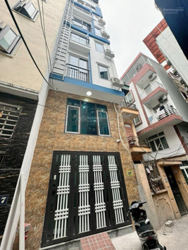 Bán nhà CCMN Trần Cung, Hoàng Quốc Việt, NGÕ THÔNG, Ô TÔ, THANG MÁY, 9P KK, PCCC nội thất, DT 720tr