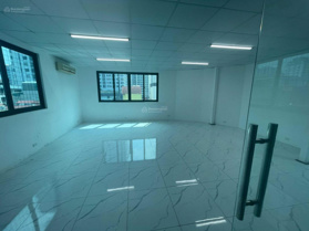 Cho thuê sàn văn phòng 150m2 giá 28tr tại Nguyễn Tuân, vuông sàn, căn góc đẹp, liên hệ chính chủ