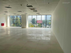 Chính chủ cho thuê 213m2 văn phòng sẵn điều hòa chung cư X2 Đại Kim phố Trần Hòa