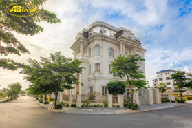 Cần tiền bán biệt thự đồi Bãi Cháy view trực diện biển giá lỗ 17 tỉ full thang máy LH: 0914 043 808