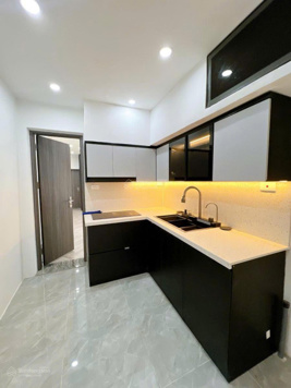 Hoa hậu! Tập thể mặt phố, Trương Hán Siêu, Hoàn Kiếm, tầng 3, lô góc, 70m2 2PN nhà đẹp chỉ 4,5 tỷ