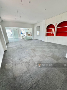 Bán toà nhà vip mặt Phố Huế - Hoàn Kiếm 250m2 cực đẹp ngay ngã tư Trần Hưng Đạo gần Hồ Gươm